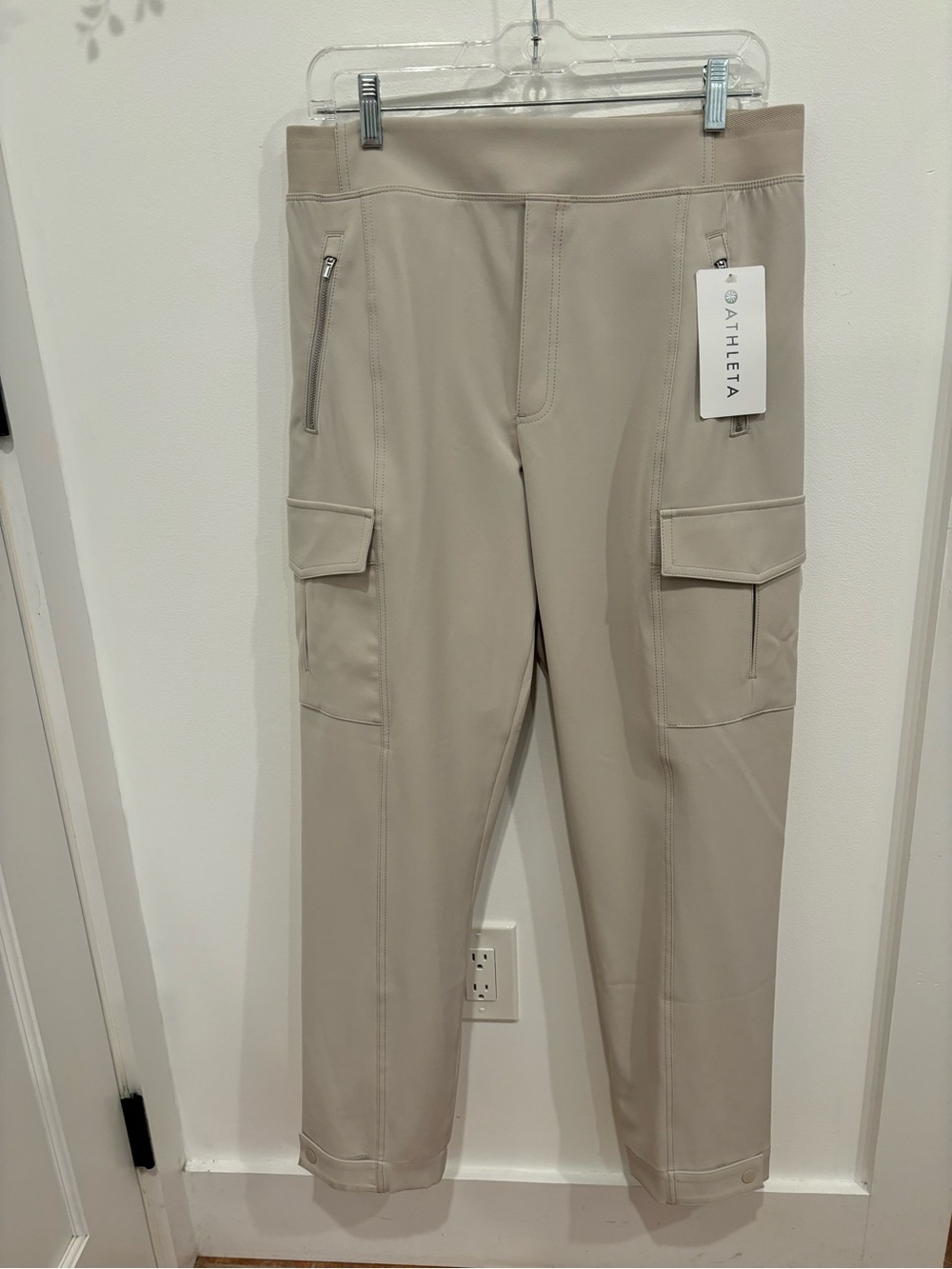 Athleta NEW WITH TAGS Endless Cargo Pant Grey Womens 12 Activewear Athleisure - Picture 14 of 14